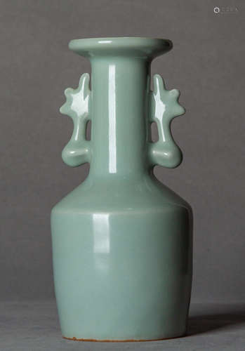 A Chinese Longquan Kiln Porcelain Vase