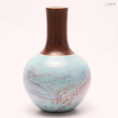 A Chinese Famille Rosse Porcelain Vase