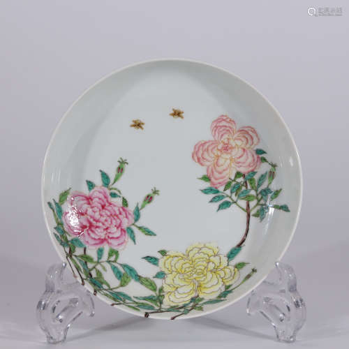 A Chinese Famille Rose Porcelain Floral Plate
