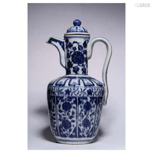 A Chinese Blue and White Porcelain Ewer