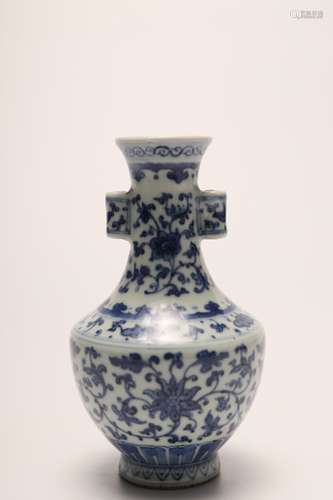 A Chinese Blue and White Porcelain Zun