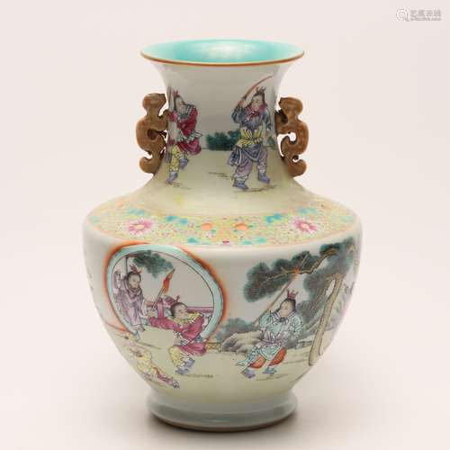 A Chinese Famille Rose Porcelain Zun