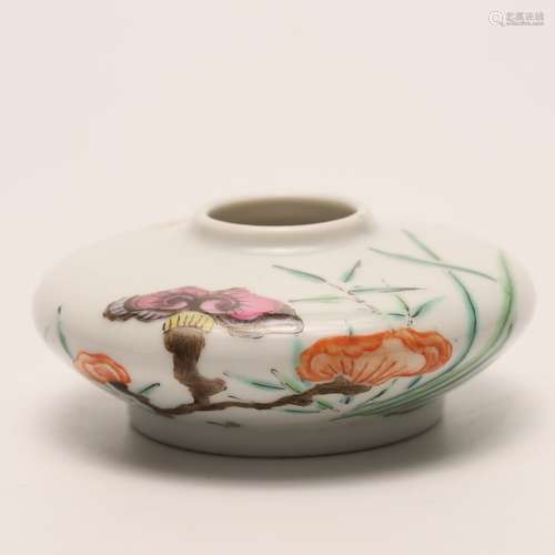 A Chinese Famille Rose Porcelain Water Pot