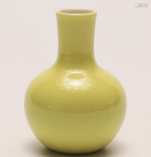 A Chinese Lemon Yellow Glazed Porcelain Vase