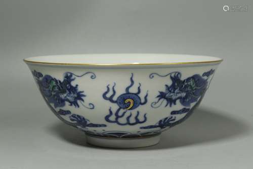 A Chinese Dou-Cai Glazed Porcelain Bowl