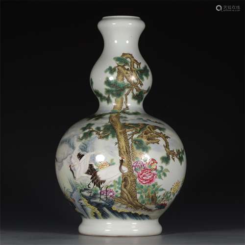 A Chinese Famille-Rose Porcelain Double Gourd Vase