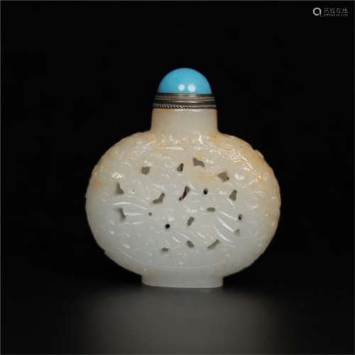 A Chinese Carved Jade Snuff Bottle