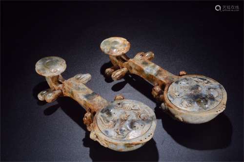 A Pair of Chinese Carved Jade Decorations（Pipa）