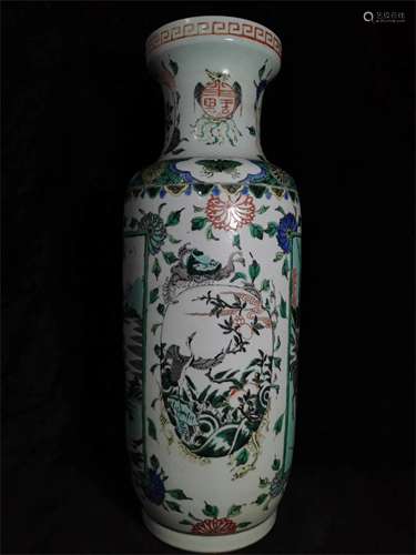 A Chinese Wu-Cai Glazed Porcelain Vase