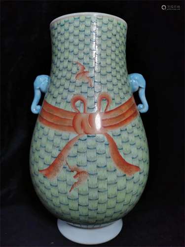 A Chinese Green Glazed Porcelain Vase