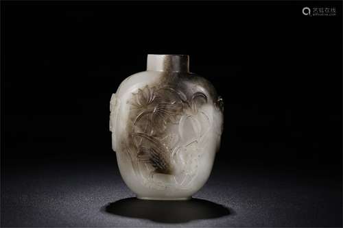 A Chinese Carved Jade Snuff Bottle