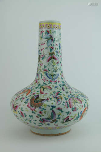 Qing dynasty famille rose bottle  with white butterfly pattern