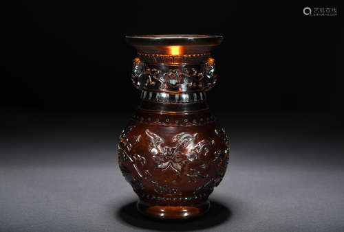 Qing dynasty glassware bottle with flowers pattern