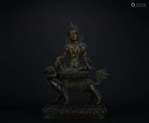 The 16th century bronze statue:Lion roars at Kwan-yin