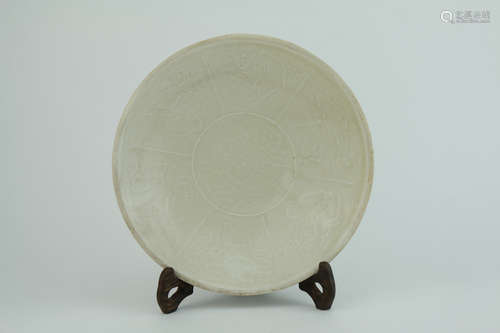 Song dynasty Ding kiln plate carved flowers