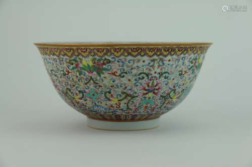 Qing dynasty famille rose bowl with flowers pattern