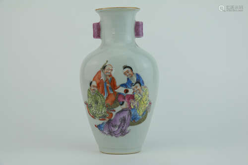 Qing dynasty famille rose bottle  with character pattern