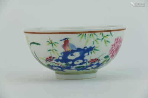 Qing dynasty famille rose bowl  with flowers and birds pattern