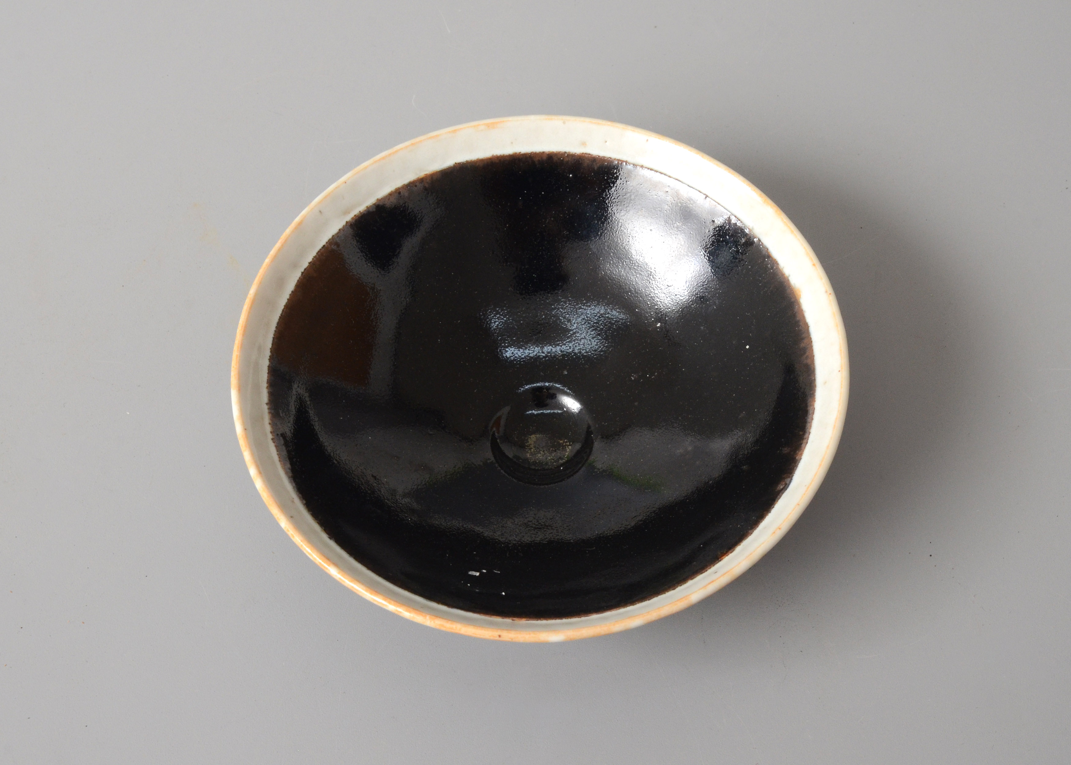 定窑黑釉瓷器釉面特征图片