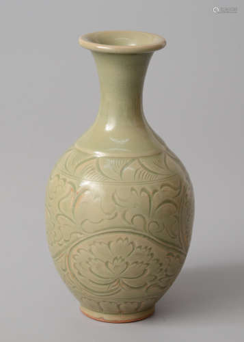 耀州窯青釉刻花瓶