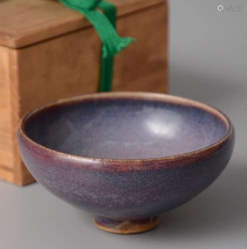 鈞窯紫紅釉碗