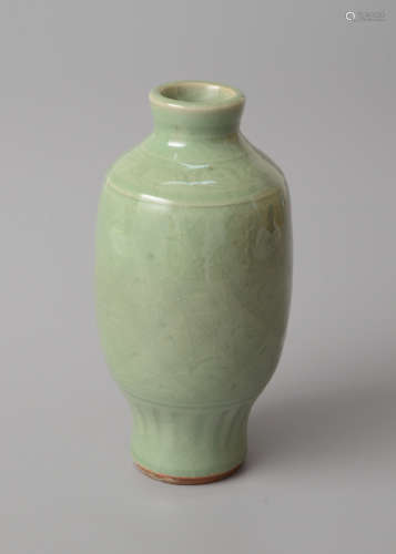 龍泉窯青釉橄欖瓶