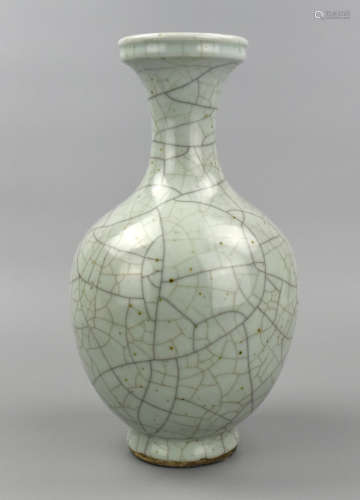 Chinese Ge-Glaze Vase, 20th C.