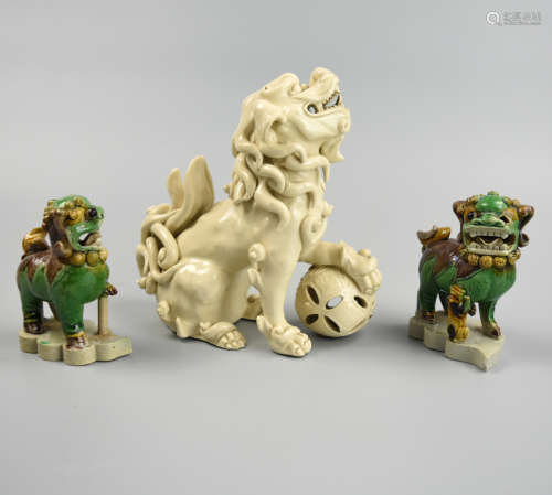 Set of Lion Statue w/ Sancai & White Glaze, 19th C