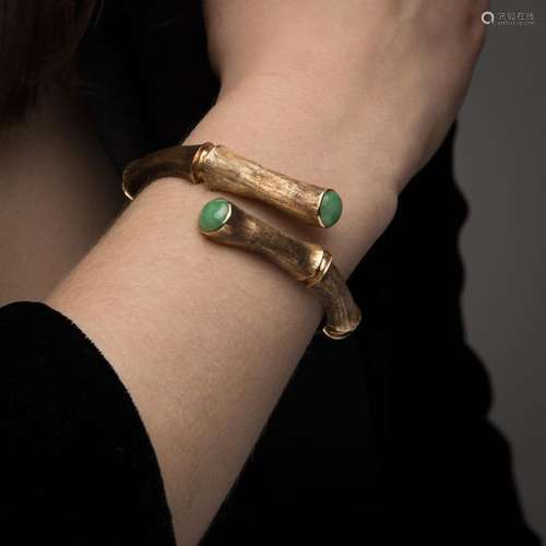 BRACELET BAMBOU Il est en or jaune 14k brossé à l'…