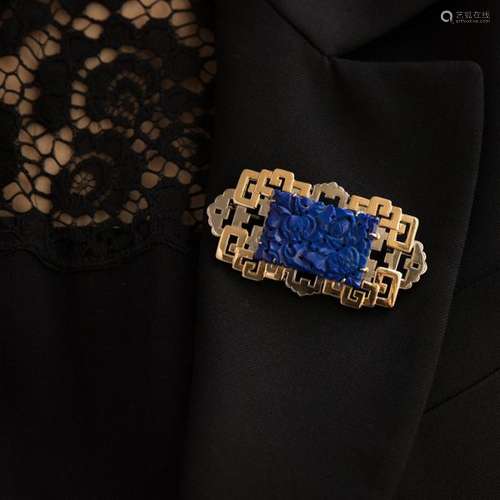 ANNEES 1930 BROCHE PLAQUE LAPIS LAZULI Elle est or…