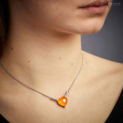 GÜBELIN PENDENTIF SAPHIR ORANGE Il porte un caboch…