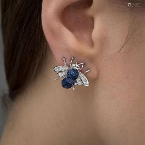 PAIRE DE MOTIFS D'OREILLES ABEILLES Ils sont en fo…