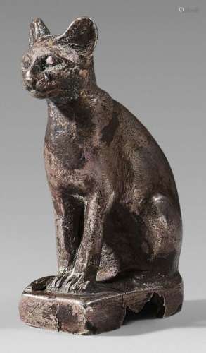 Statuette de chatte Bastet assise, la queue replié…