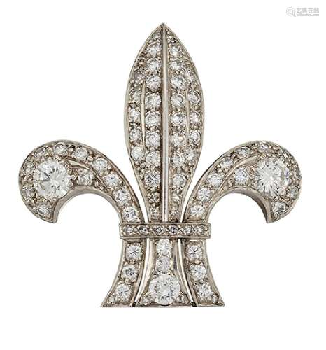 A diamond brooch, designed as a pave brilliant-cut diamond fleur-de-lys, length 3.5cmPlease refer to