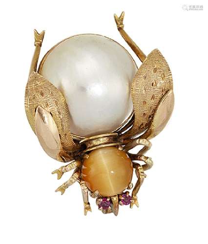 A mabe cultured pearl and gem bee brooch, with mabe cultured pearl single stone body, chatoyant