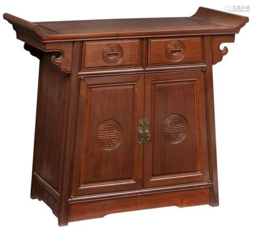 A Chinese mahogany side cabinet, H 81 W 92 D 40,5 …