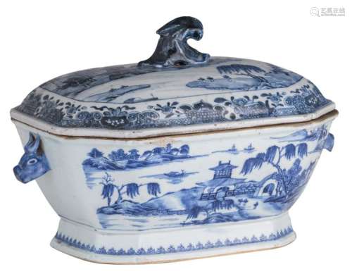 A Chinese blue and white tureen and cover, decorat…