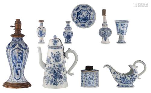Various Chinese blue and white porcelain, a coffee…
