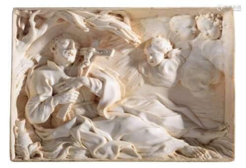 An excellent and superbly sculpted ivory or mammot…