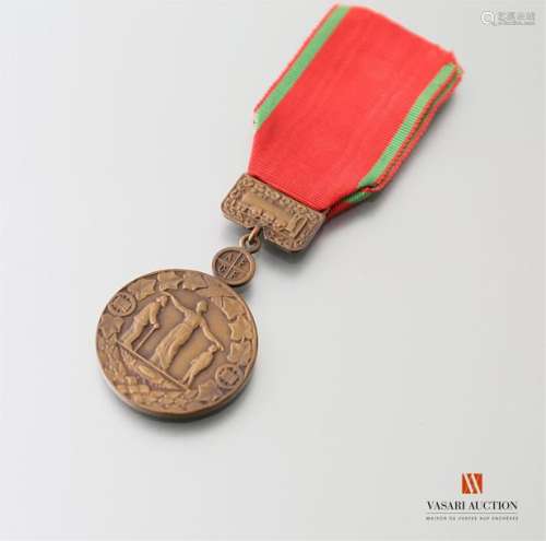 France: fraternal association of employees and workers of the French railways, Burger founder 1880, awarded 1930, bronze, 32 mm, TBE