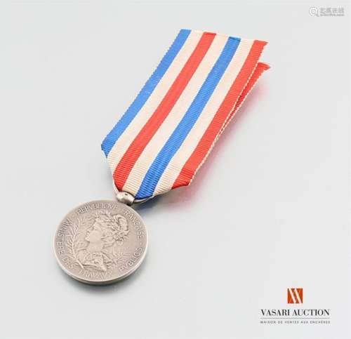 France - Labour medal of the Ministry of Public Works, 1905, honor work devotion, silver, BE Weight: 16.04 g