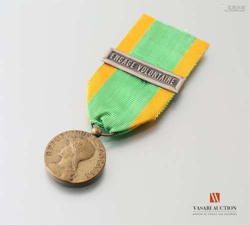 Medal for volunteers, 27 mm token, engraved by Rivet, ribbon with silver agarfe 