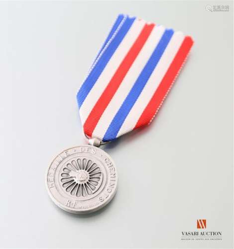 France: medal of the railwaymen, engraved by Favre-Bertin, silver echelon, awarded 1943, 31 mm, APC