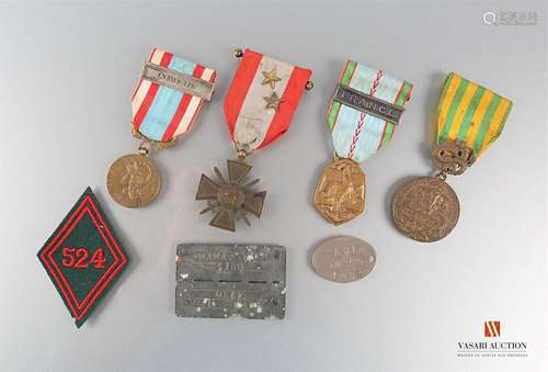 France: war cross of the Théâtres d'Opérations Extérieurs, two bronze stars, commemorative medal of the 1939-1945 war, with bar, 