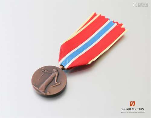 France: medal for deported civilian prisoners and hostages of the Great War, created in 1936, APC
