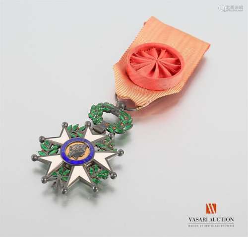 Order of the Legion of Honour, officer's star 40 mm vermeil, domed model, pointed tips, enamel in relief, gold centre with silver Marianne profile added, slight oxidation, superb enamels, ribbon 35 mm with rosette, insulated, TBE, IIIrd republic period