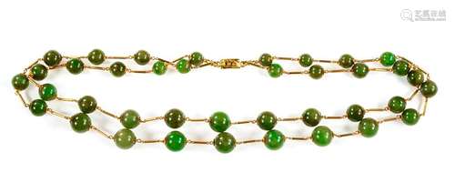 Collier deux rangs de perles de jade en or 14 Kt P…