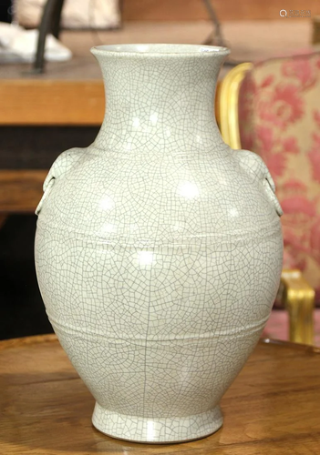 A Guan Style Crackle Vase