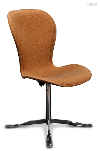 A Gideon Kramer Ion chair