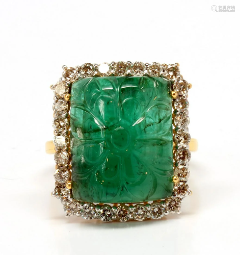 Emerald, diamond, 18k yellow gold ring